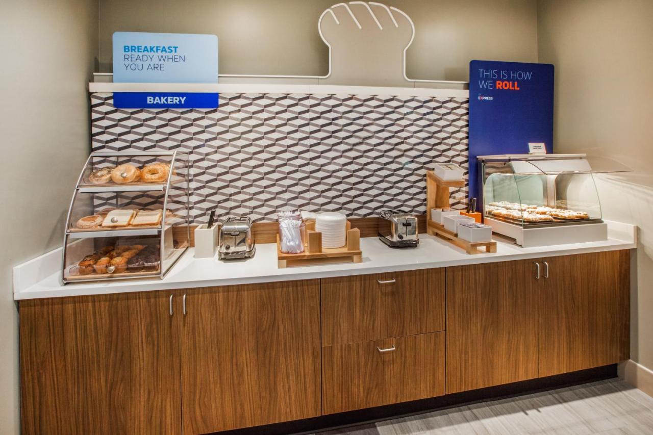 Holiday Inn Express & Suites - Milan - Sandusky Area By Ihg Dış mekan fotoğraf
