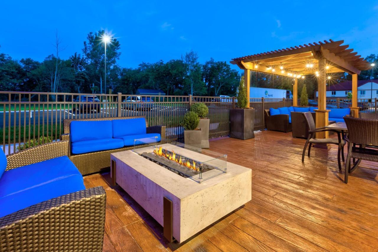 Holiday Inn Express & Suites - Milan - Sandusky Area By Ihg Dış mekan fotoğraf